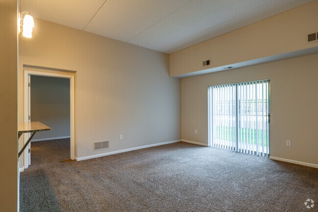 The Crossing At Eagle Pond, Walled Lake, MI 48390 - photo 3