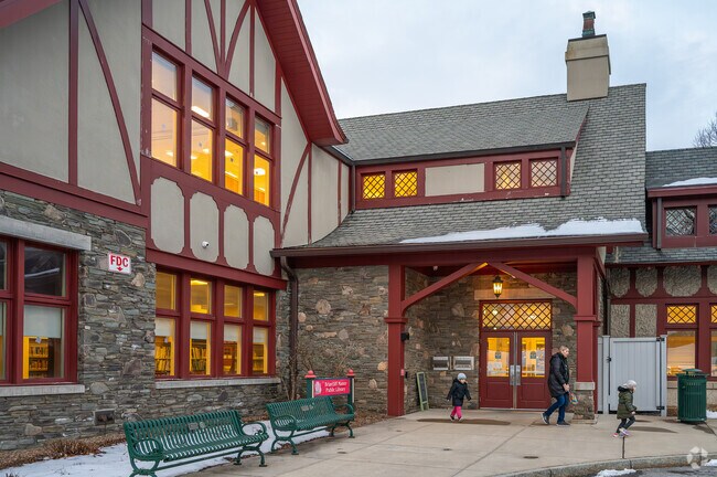 The Briarcliff Manor Public Library is housed in a beautiful building in Briarcliff Manor.