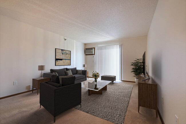 Fargo, ND Eagle Run Apartments | Living