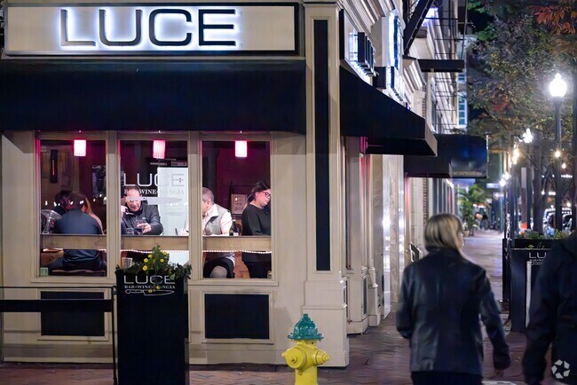 Luce is an intimate Italian restaurant and bar nestled in the heart of Downtown Norfolk.