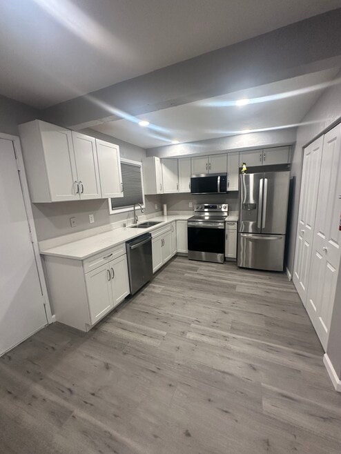 1410 Juneau St unit 4, Anchorage, AK 99501 - photo 1