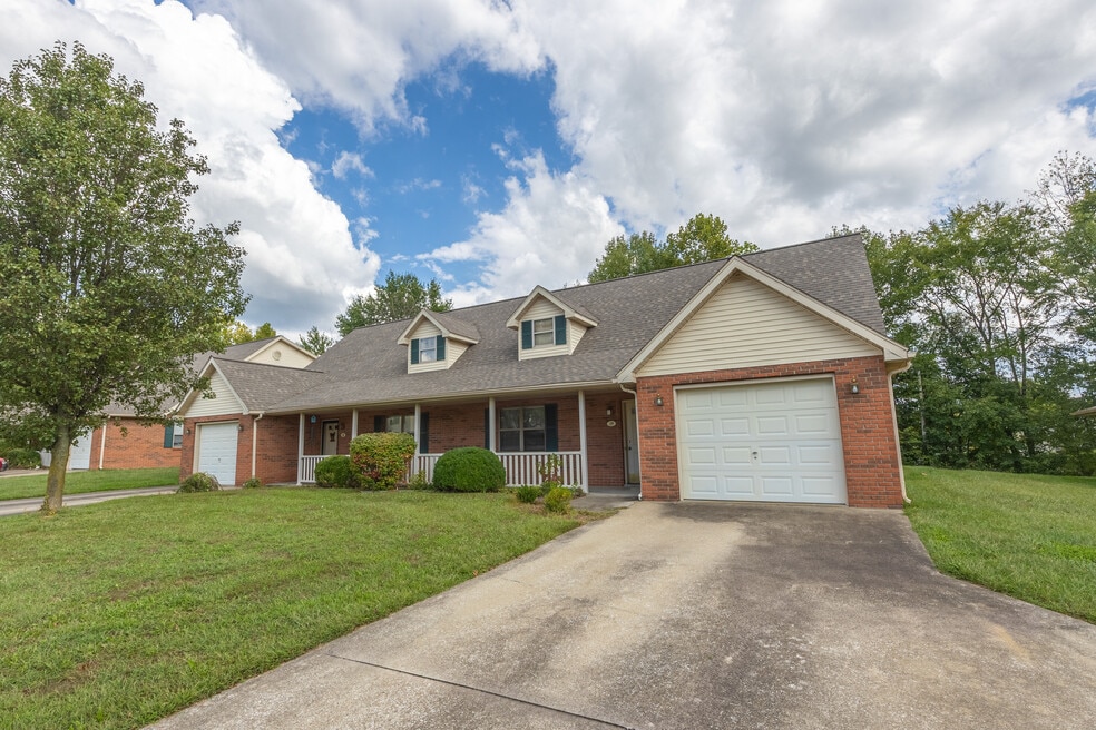 44 Arlington Ct, Jasper, IN 47546 - photo 1