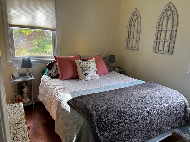 Spare Bedroom/Laundry Hook-up