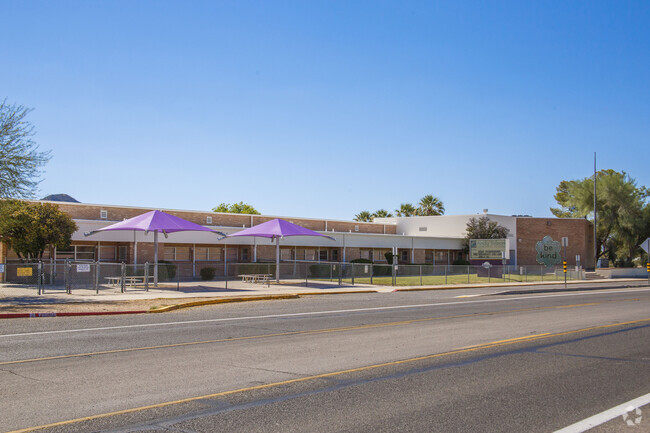 Tolson Elementary School prefers their local Starr Pass students work in small groups.