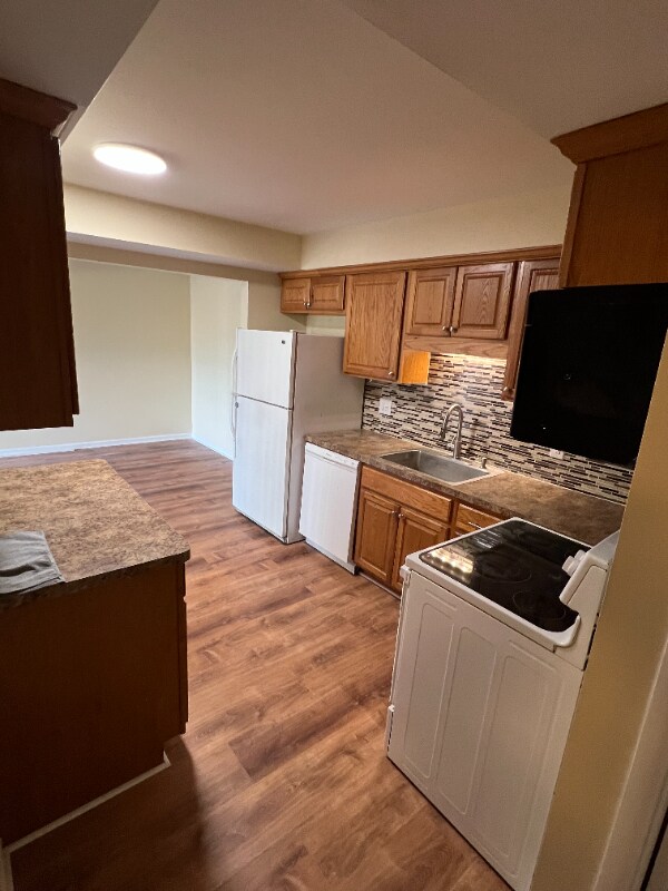 8235 Karam Blvd unit B, Warren, MI 48093 - photo 3