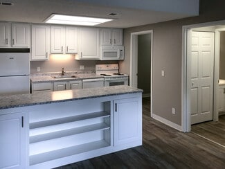 80 Emerson Ave, Berea, OH 44017