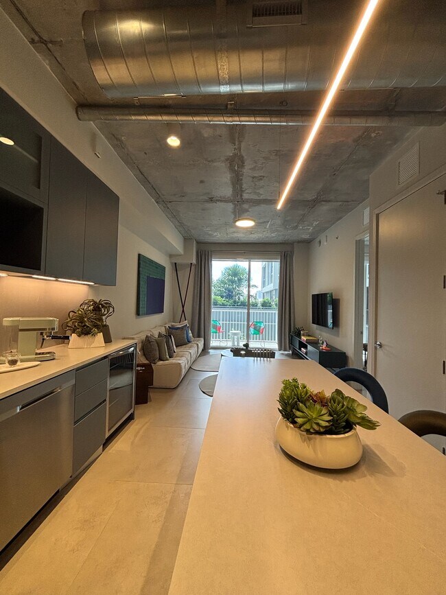 162 NE 23rd St unit B1, Miami, FL 33137 - photo 7