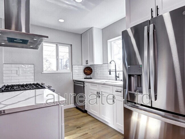 3033 Leyden St, Denver, CO 80207 - photo 6