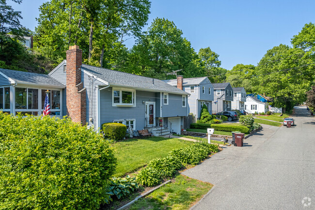Row of colonial homes line the streets in The Manor.