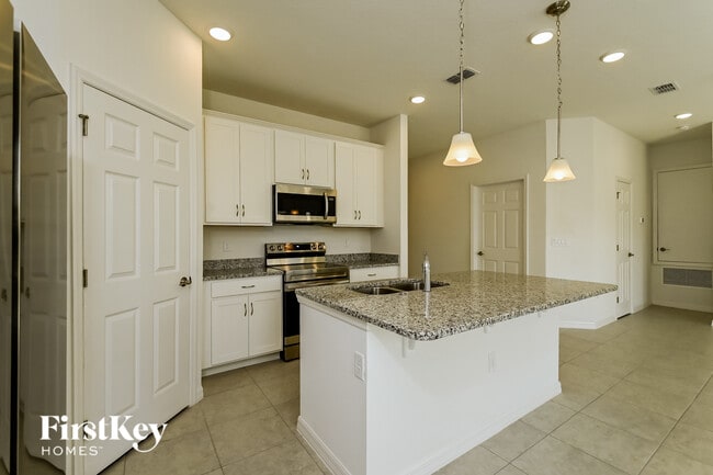 315 Corbel Ln, Bartow, FL 33830 - photo 6