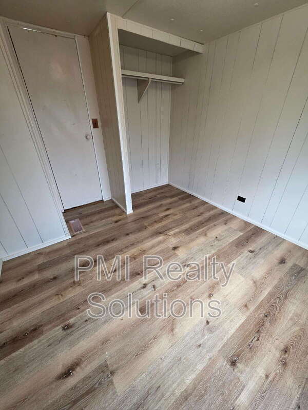 300 Elberta Ave, Porter, OK 74454 - photo 6