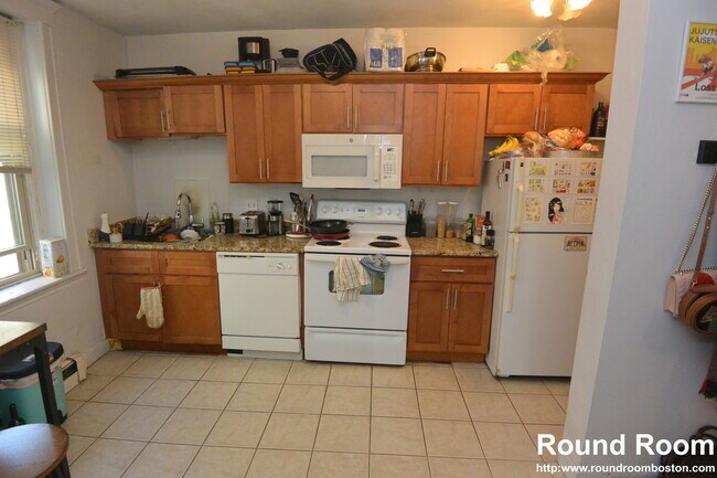 122 Washington St unit 24-6, Boston, MA 02135 - photo 3