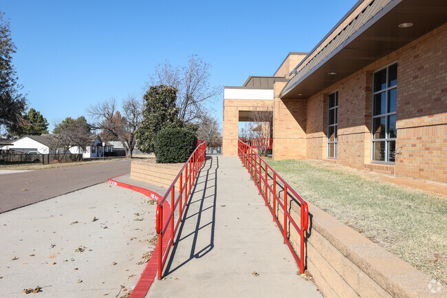 Tuttle Elementary is a highly rated public school in Tuttle Oklahoma.