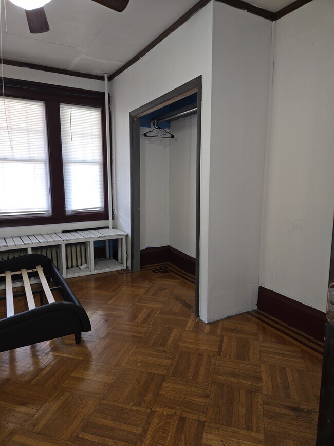 799 Park Ave unit 2 Bedroom 1 bath 799, Albany, NY 12208 - photo 4