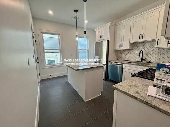 234 Calumet St unit 2, Boston, MA 02120 - photo 2