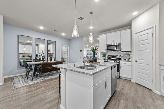 1048 Tarryhill Dr unit 36493930, Crowley, TX 76036 - photo 2