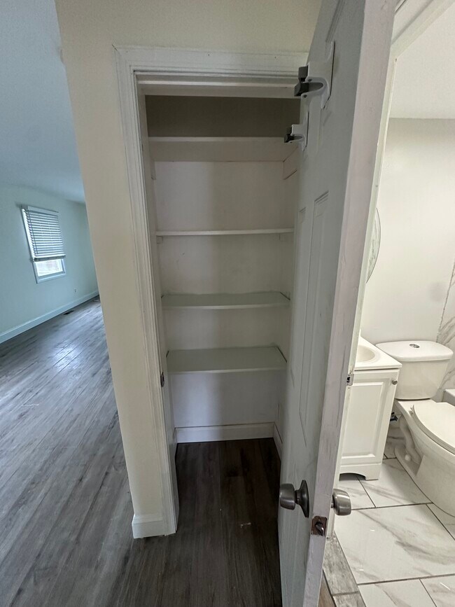 1031 Lawnton Terrace unit 1031 Lawnton Terrace, Glenolden, PA 19036 - photo 6