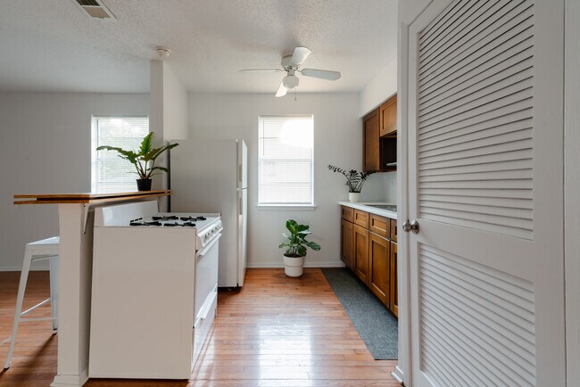 1337 Vinton Ave unit 4, Memphis, TN 38104 - photo 5