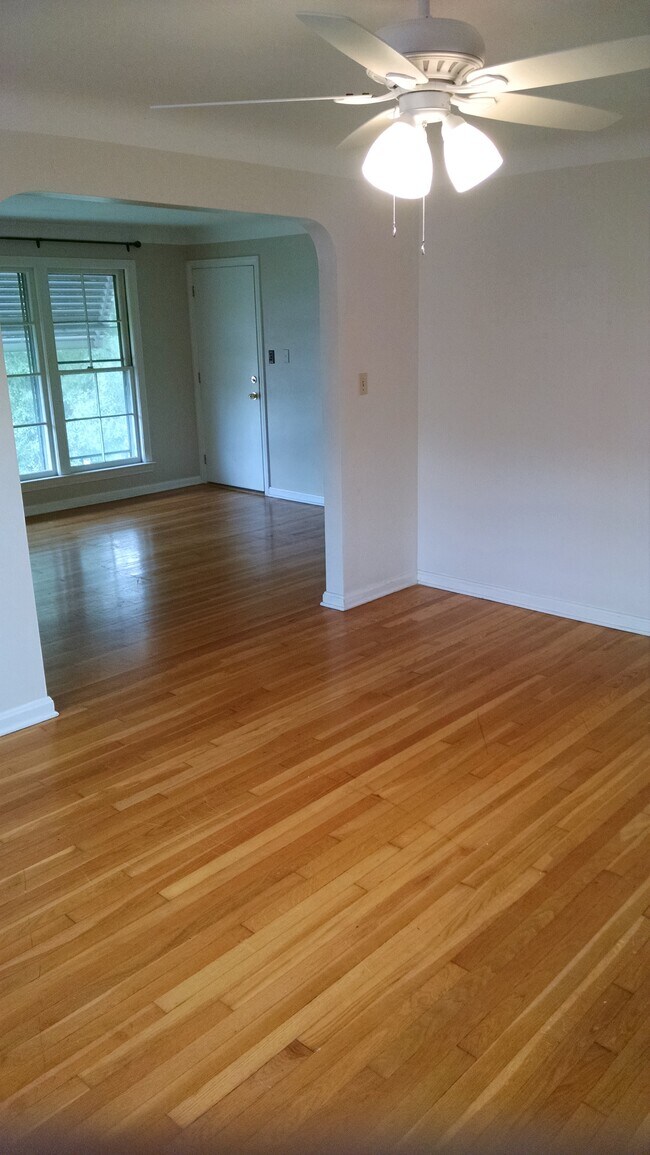 18725 Chagrin Blvd unit UP, Shaker Heights, OH 44122 - photo 4