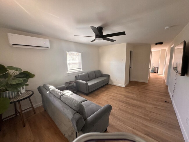 104 Cannon Ave unit ID1368861P, Greer, SC 29651 - photo 2