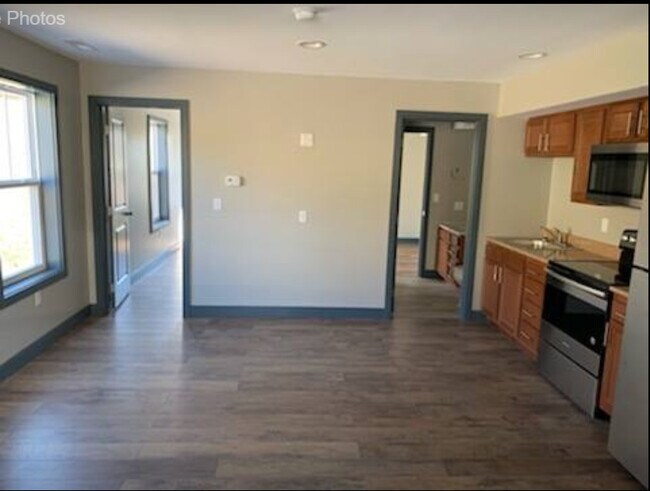 324 Scotts Run Rd unit 101, Maidsville, WV 26541 - photo 2