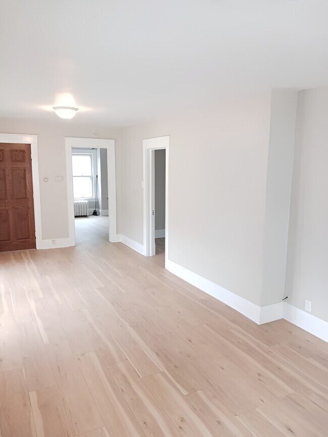5802 20th Ave Unit Upper, Kenosha, WI 53140