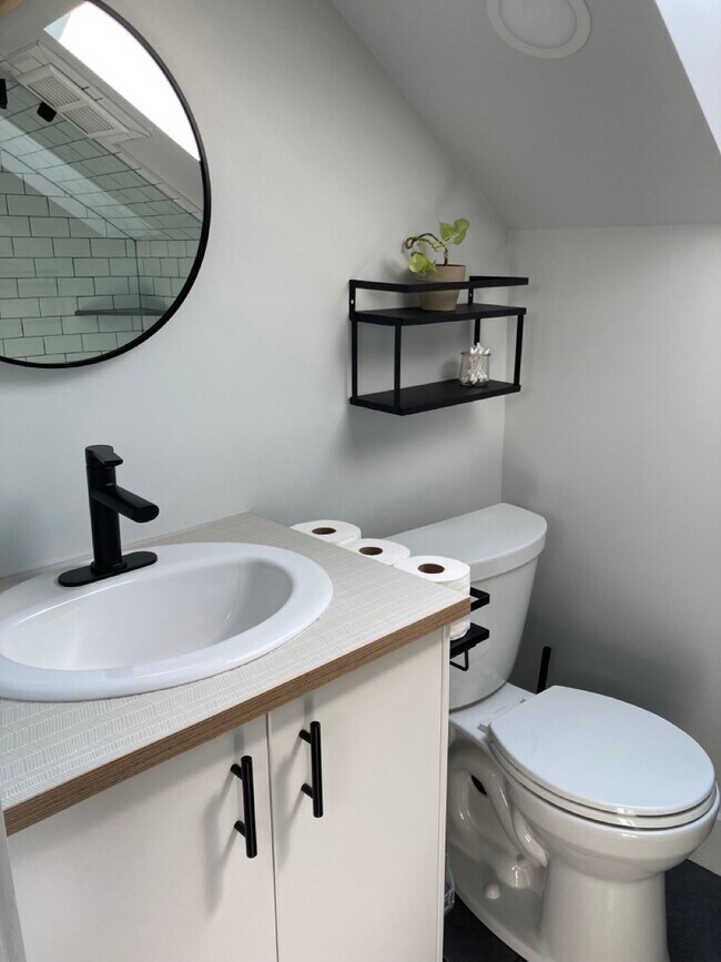 1021 S 1000 E unit 1021 2, Salt Lake City, UT 84105 - photo 4