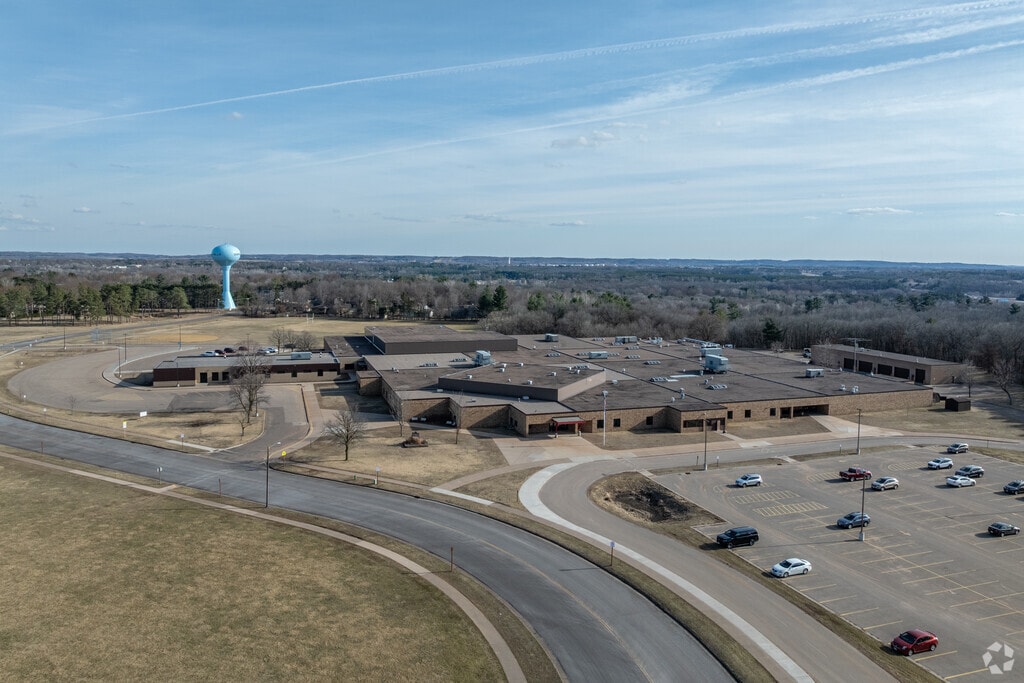 Chippewa Falls Middle School serves grades 6-8.