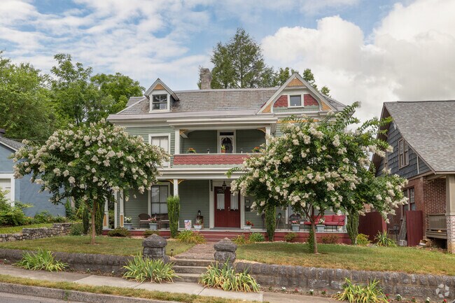 On the far western edge of Downtown Roanoke exists a few options for a few house styles.