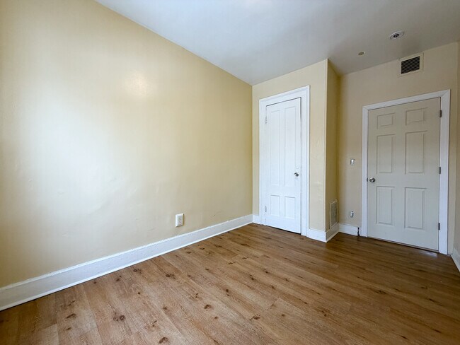 256 Davenport Ave unit 2nd Floor, New Haven, CT 06519 - photo 4