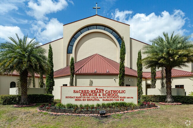 Sacred Heart Catholic School has a 17:1 student to teacher ratio.