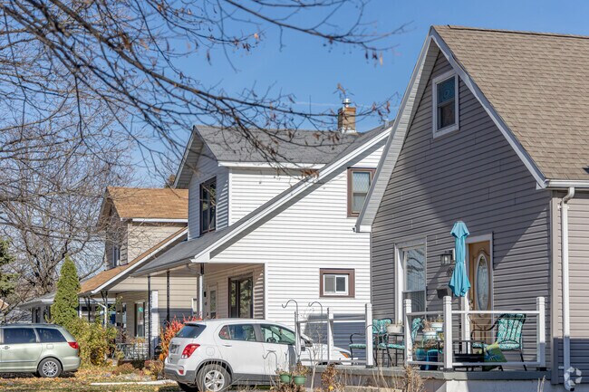 A diverse group of homes in the Wilson Neighborhood.