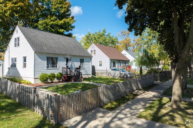 This row of cottages shows the historic charm of Joanna.