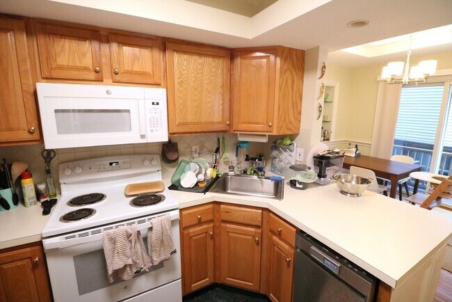 173 Pleasant St unit 1, Cambridge, MA 02139 - photo 5