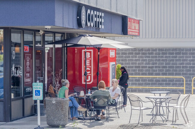 Looking for outdoor seating for a quick coffee? Stop by Asensio Coffee in the Twin Lakes area.