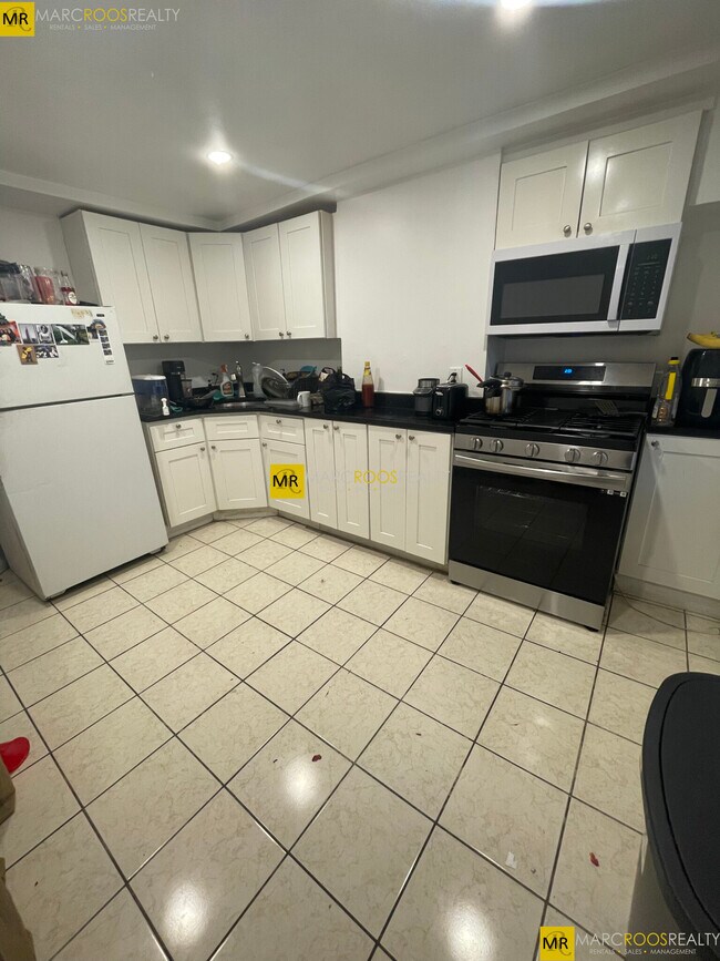 848 Huntington Ave unit 2, Boston, MA 02115 - photo 2