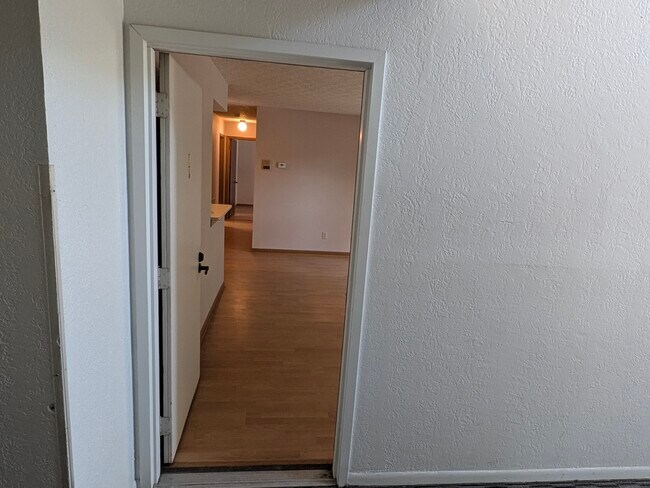 2163 Hedgerow Rd unit D, Columbus, OH 43220 - photo 4