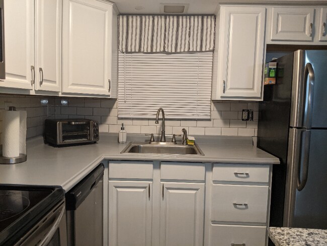 108 Orris St unit 108 Orris Street, Munhall, PA 15120 - photo 5