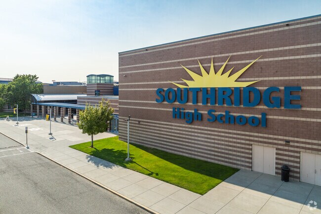 Southridge High School is located in Kennewick, WA and serves the Canyon Lakes neighborhood.