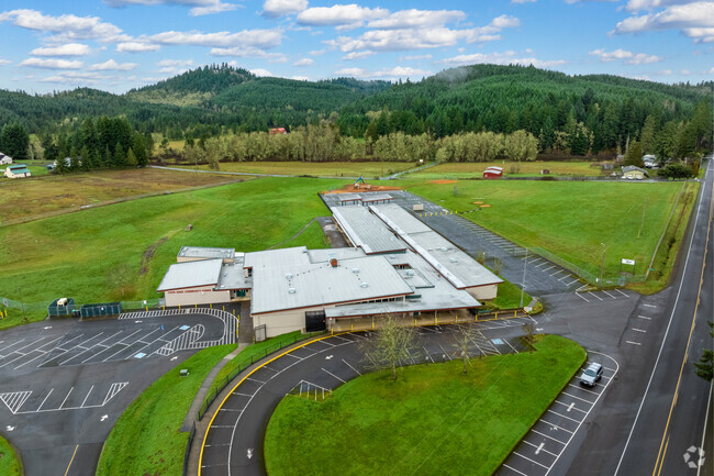 Twin Oaks Elementary School is located in Eugene, Oregon on Bailey Hill Road.