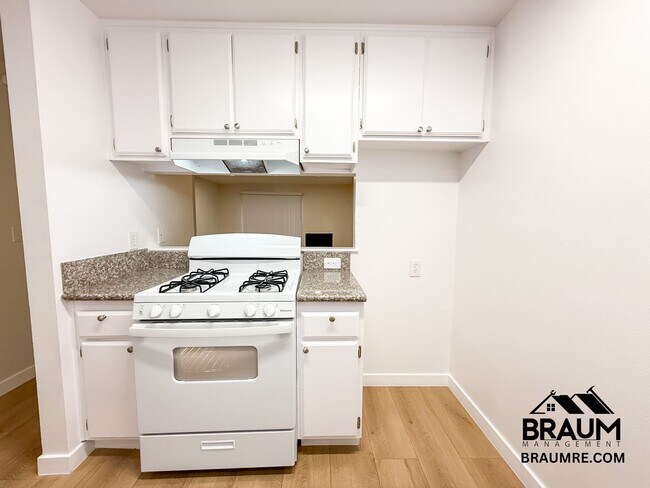 14249 Friar St unit 1, Los Angeles, CA 91401 - photo 4