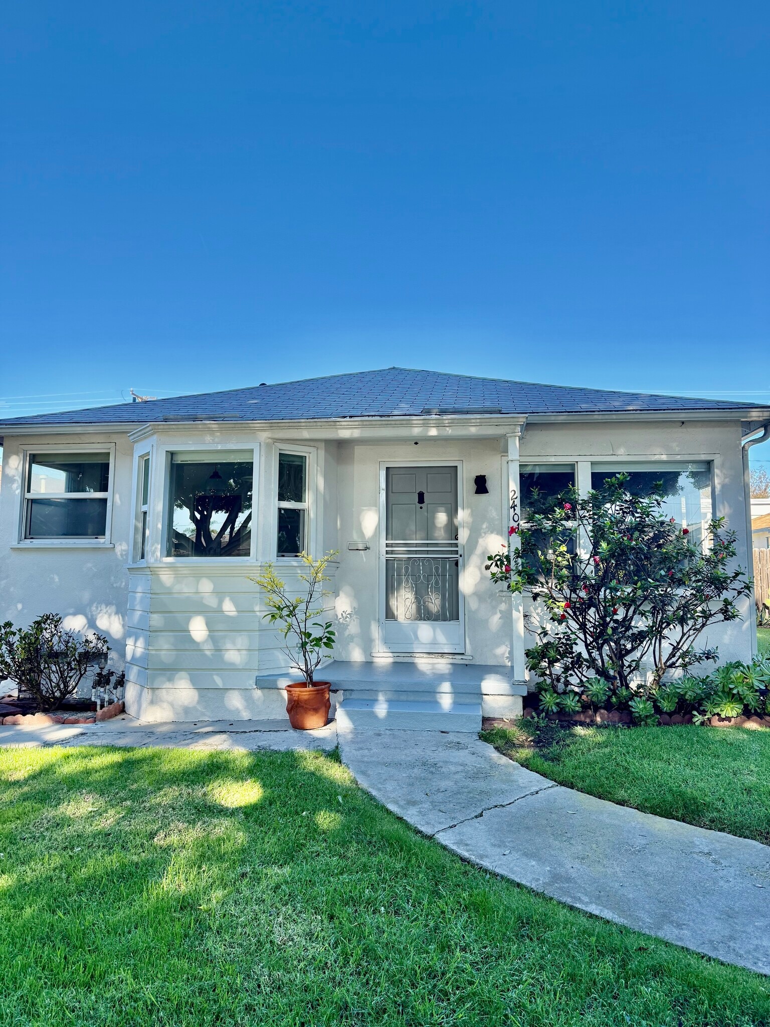 2401 Oak St unit Front, Santa Monica, CA 90405 - photo 1