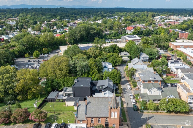Starr Hill is a picturesque Charlottesville neighborhood not far from the Blue Ridge Mountains.