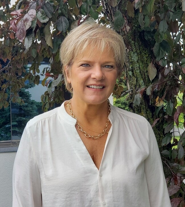 Marianne Tucker