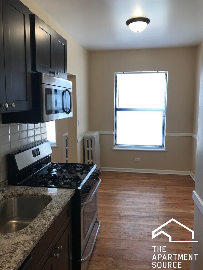 7722 N Marshfield Ave unit 2B, Chicago, IL 60626 - photo 4