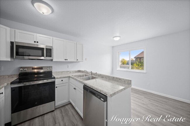 1041 Abbey Ct unit 5, Holland, MI 49423 - photo 7