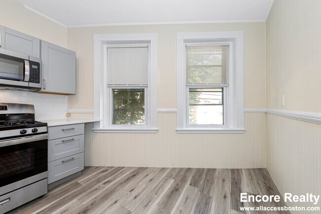 63 Fairbanks St unit 46-2, Brighton, MA 02135 - photo 7