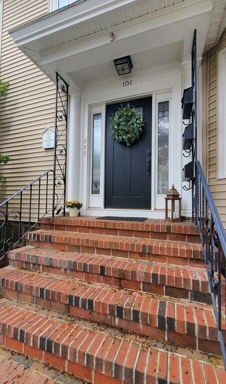 101 Leach St Unit 2, Salem, MA 01970