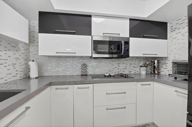 4310 Village Dr, Delray Beach, FL 33445 - photo 2