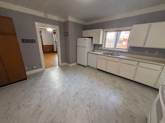 1915 University Ave unit 2, Madison, WI 53726 - photo 4